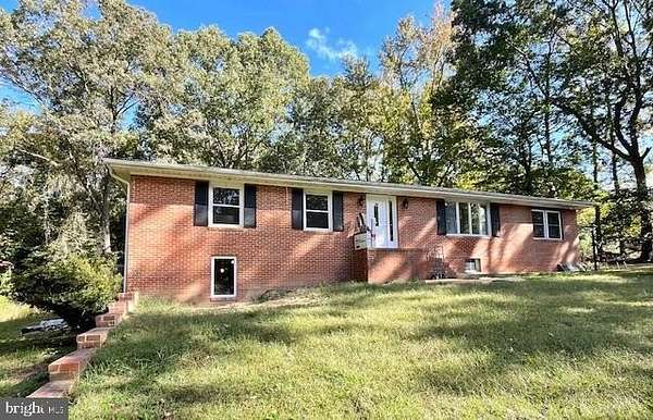 4.82 Acres of Residential Land with Home for Lease in King George, Virginia