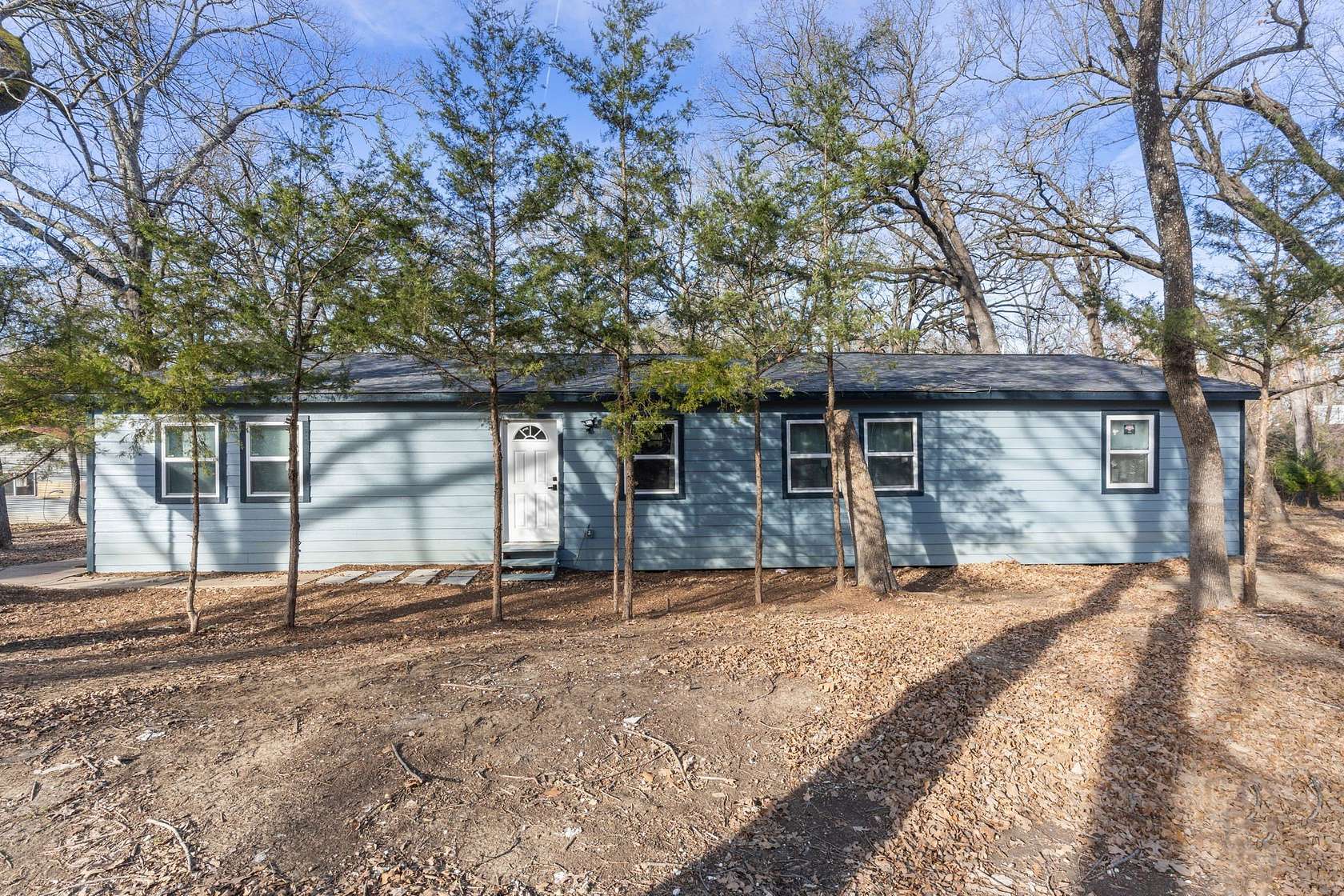 1.58 Acres of Land with Home for Sale in Quinlan, Texas