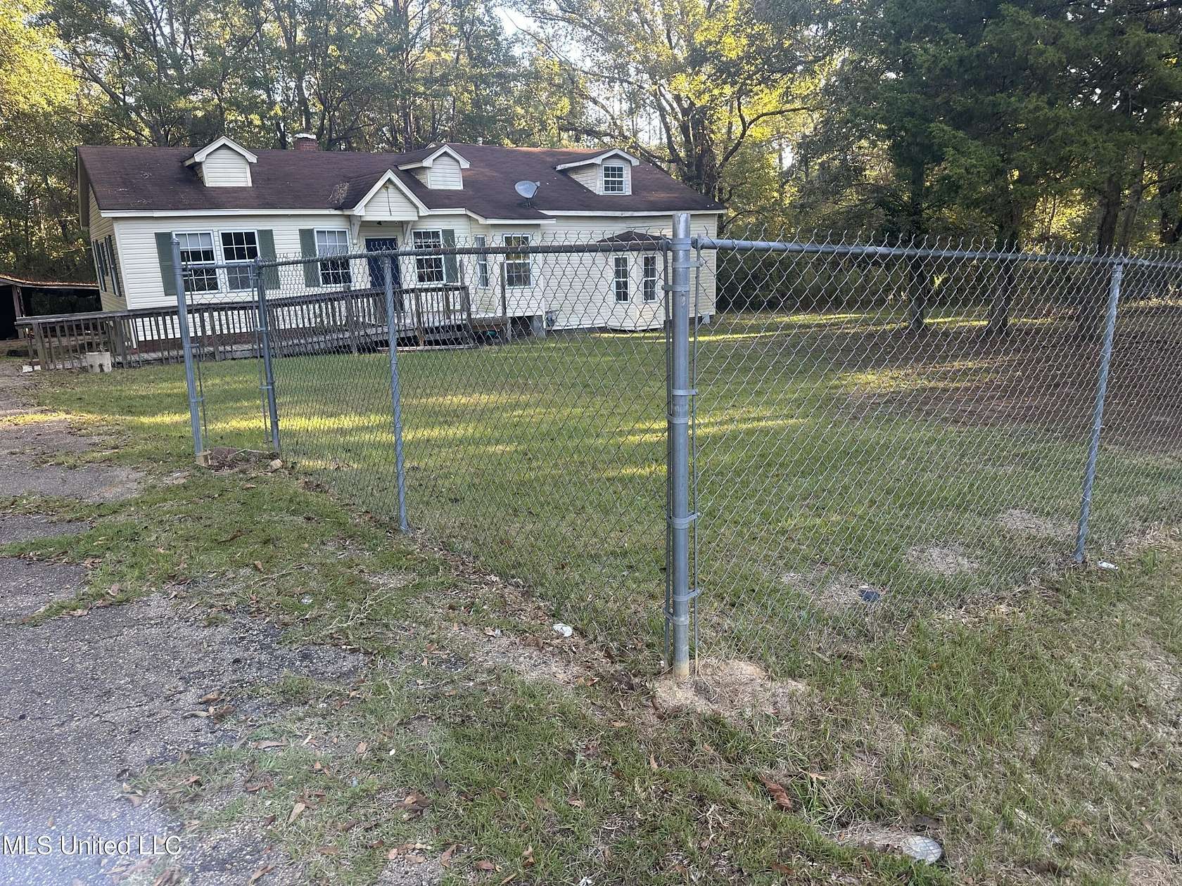 6 Acres of Residential Land with Home for Sale in Jackson, Mississippi