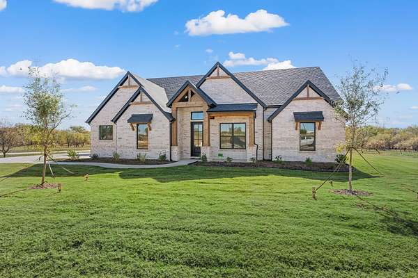 2.89 Acres of Land with Home for Sale in Aledo, Texas
