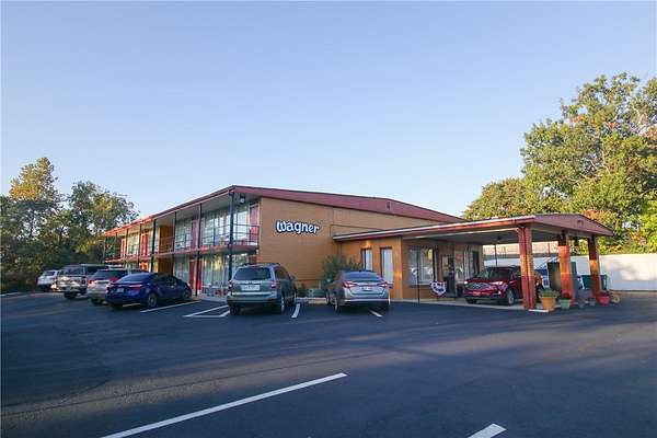 2 Acres of Improved Mixed-Use Land for Sale in Eureka Springs, Arkansas