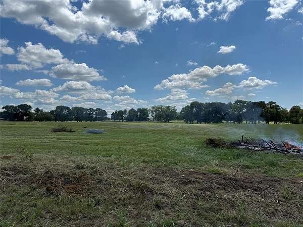 1 Acre of Residential Land for Sale in Mabank, Texas
