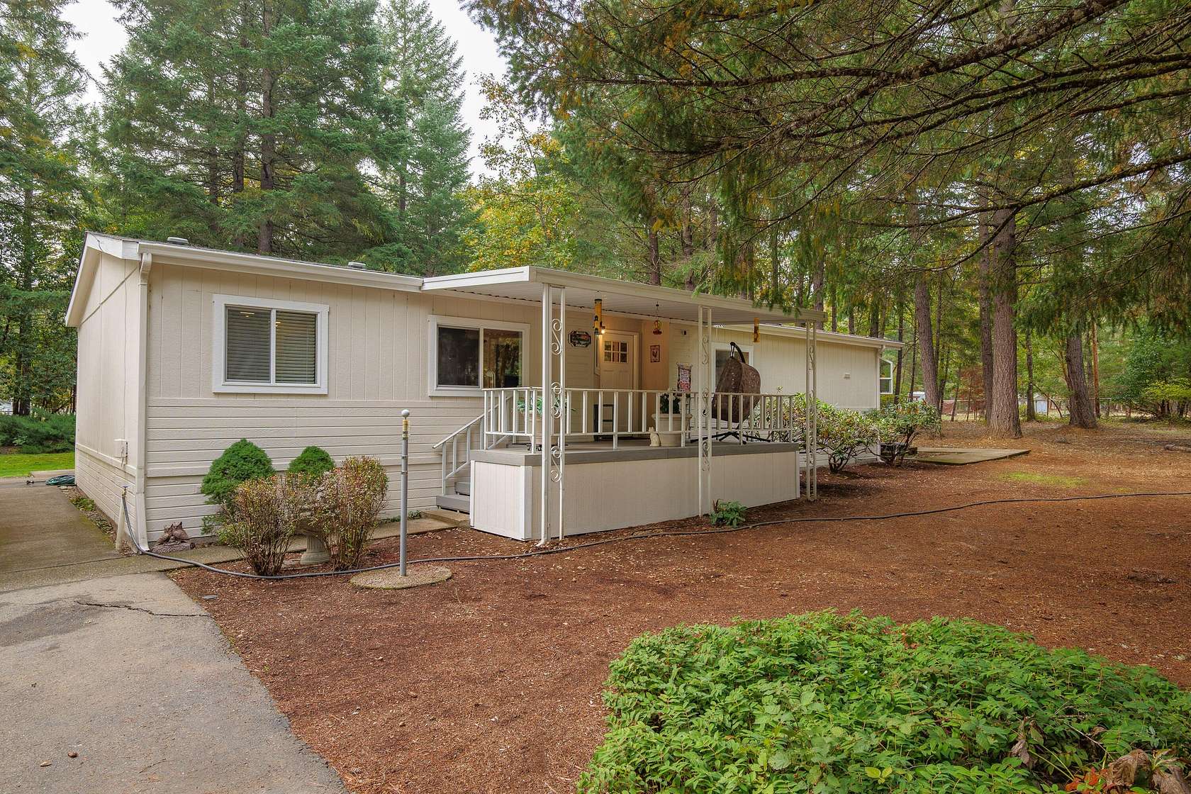 2.5 Acres of Land with Home for Sale in Grants Pass, Oregon