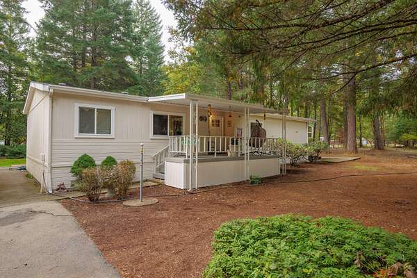 2.5 Acres of Land with Home for Sale in Grants Pass, Oregon