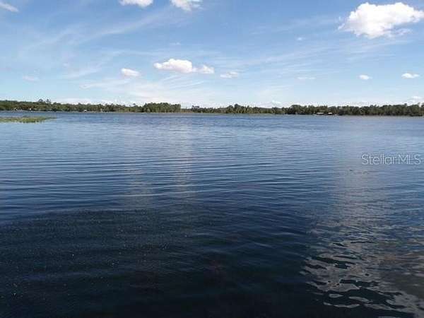 6 Acres of Residential Land with Home for Sale in Hawthorne, Florida