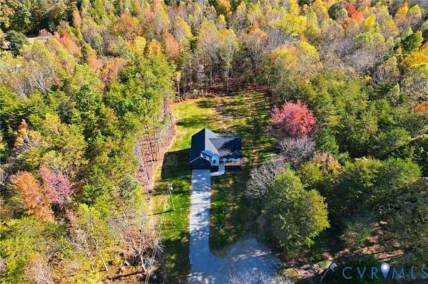 5 Acres of Residential Land with Home for Sale in Cumberland, Virginia