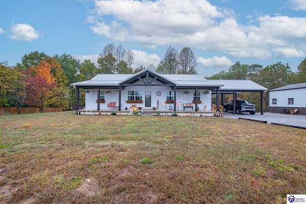 9.72 Acres of Residential Land with Home for Sale in Mount Sherman, Kentucky