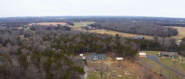 10 Acres of Residential Land with Home for Sale in Columbia, Tennessee