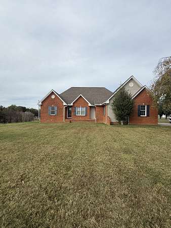 5 Acres of Residential Land with Home for Sale in Lafayette, Tennessee
