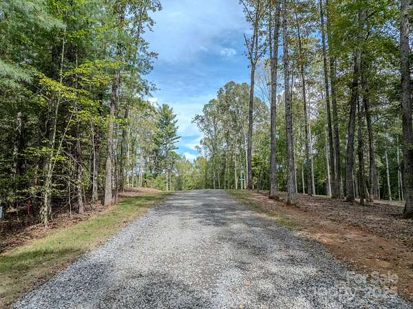 1 Acre of Residential Land for Sale in Hendersonville, North Carolina