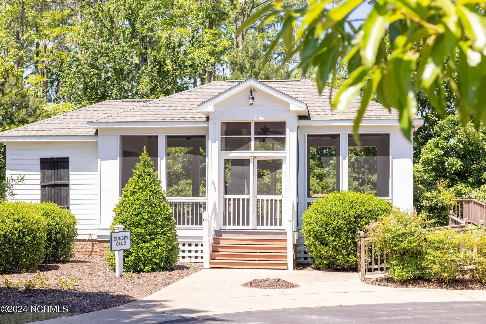 0.9 Acres of Residential Land for Sale in Edenton, North Carolina