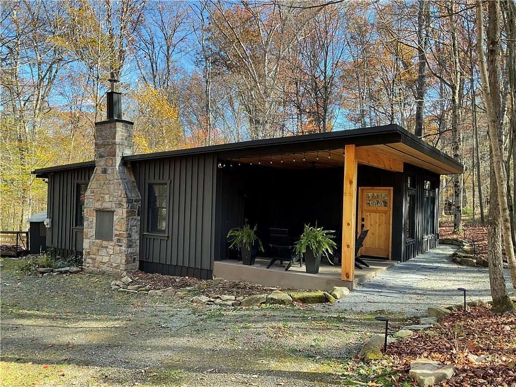 1.67 Acres of Residential Land with Home for Sale in Middlecreek Township, Pennsylvania