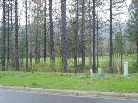 0.25 Acres of Residential Land for Sale in Cave Junction, Oregon