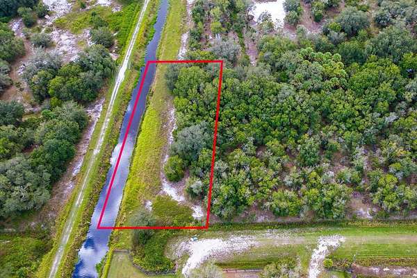 1.25 Acres of Land for Sale in Okeechobee, Florida