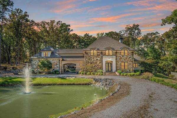 3 Acres of Residential Land with Home for Sale in Hot Springs, Arkansas