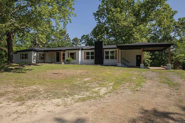 3.27 Acres of Residential Land with Home for Sale in Bismarck, Arkansas