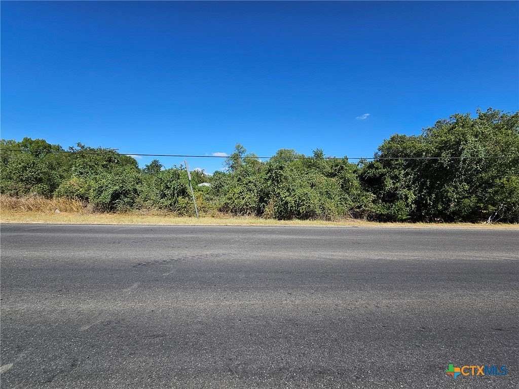 6 Acres of Land for Sale in Floresville, Texas