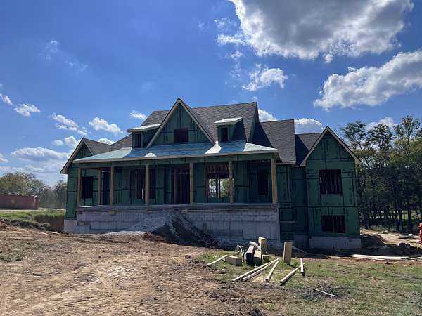 6.3 Acres of Residential Land with Home for Sale in Columbia, Tennessee