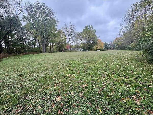 1.33 Acres of Residential Land for Sale in Elm Springs, Arkansas