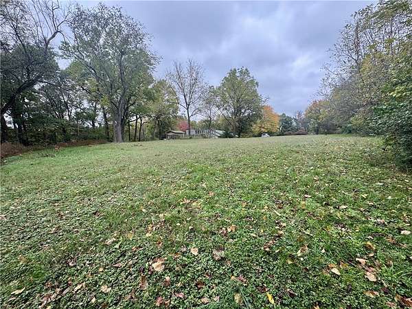 1.33 Acres of Residential Land for Sale in Elm Springs, Arkansas