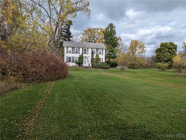5 Acres of Residential Land with Home for Sale in Wilson, New York
