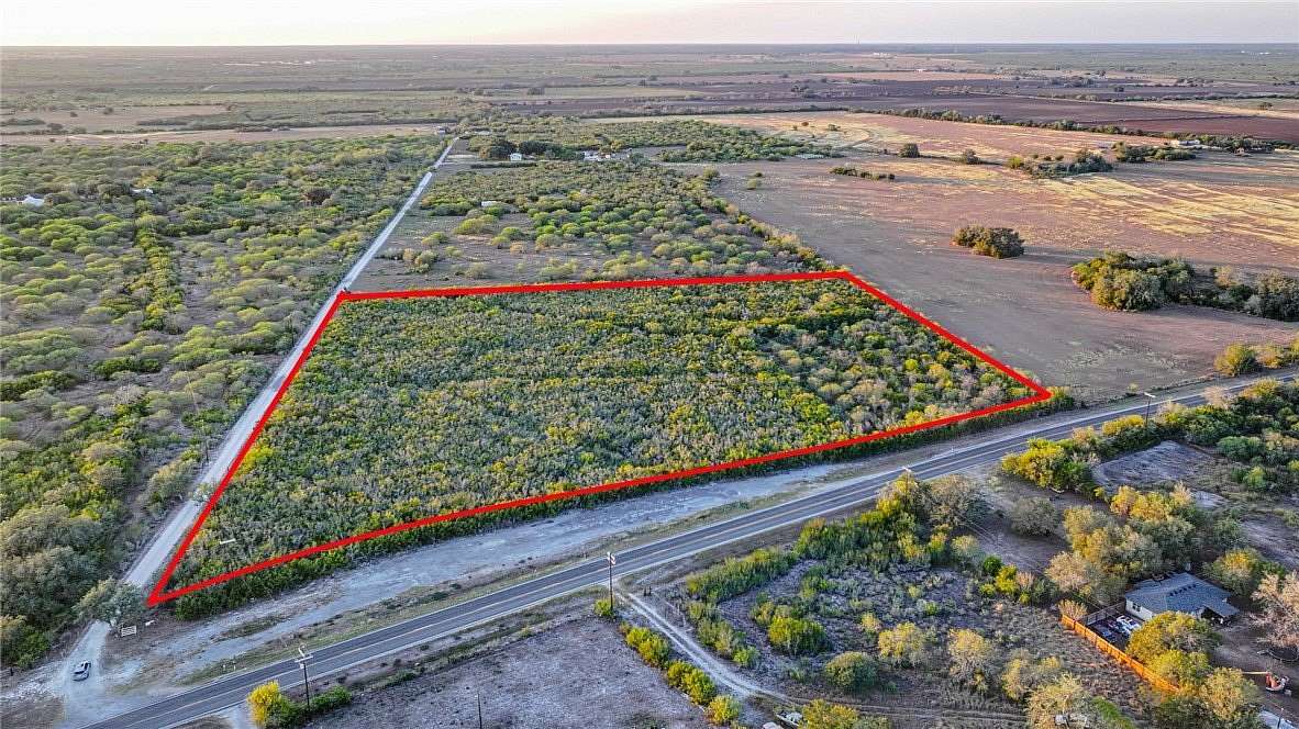 10 Acres of Residential Land for Sale in Beeville, Texas