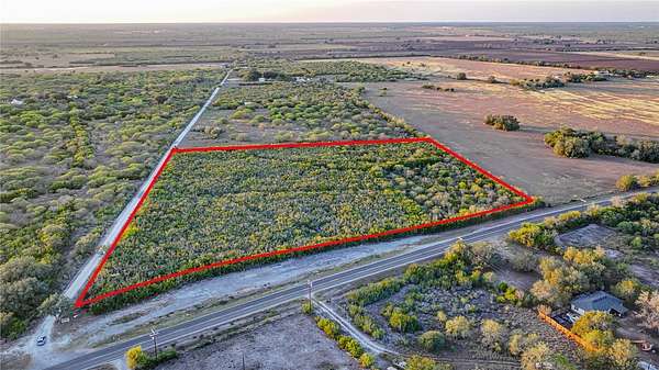 10 Acres of Residential Land for Sale in Beeville, Texas