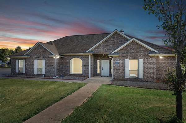 2 Acres of Land with Home for Sale in Henderson, Texas