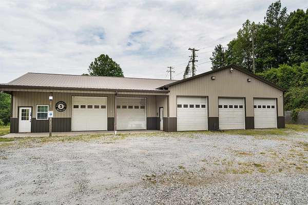 5.57 Acres of Improved Commercial Land for Sale in Inman, South Carolina