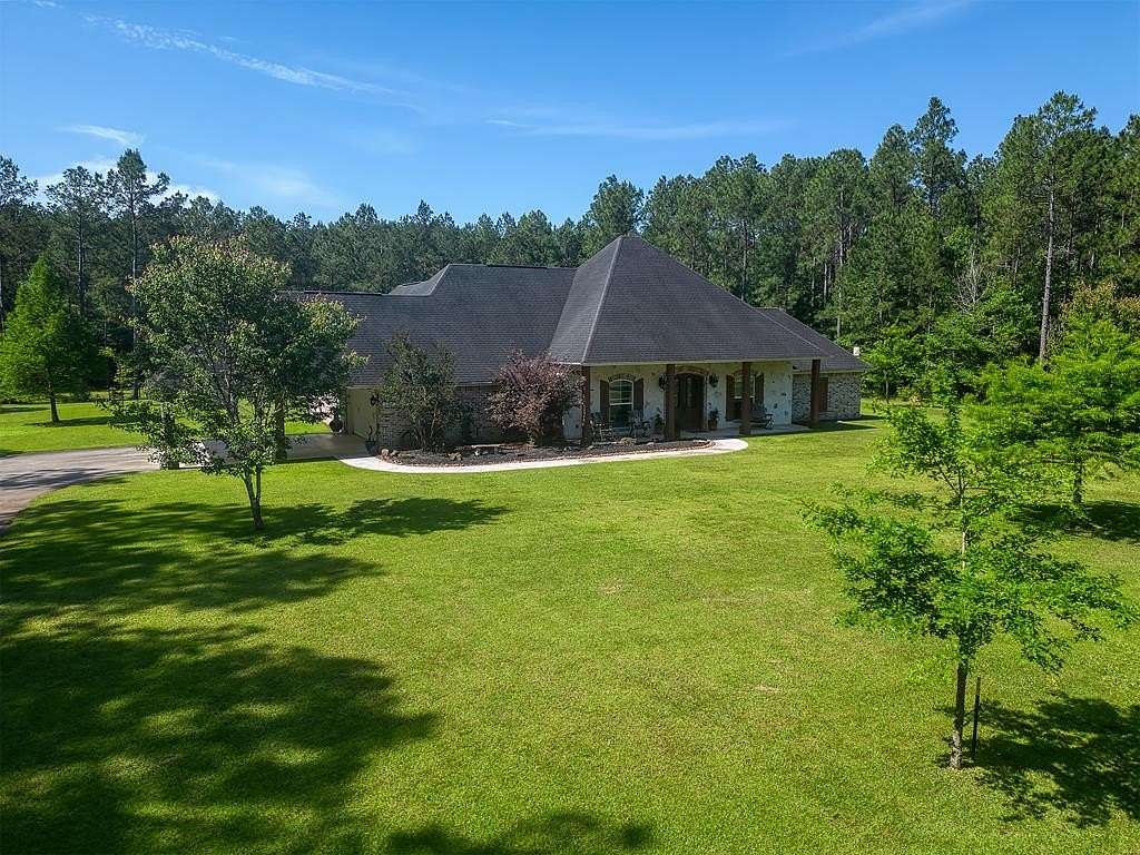 25 Acres of Land with Home for Sale in Lumberton, Texas