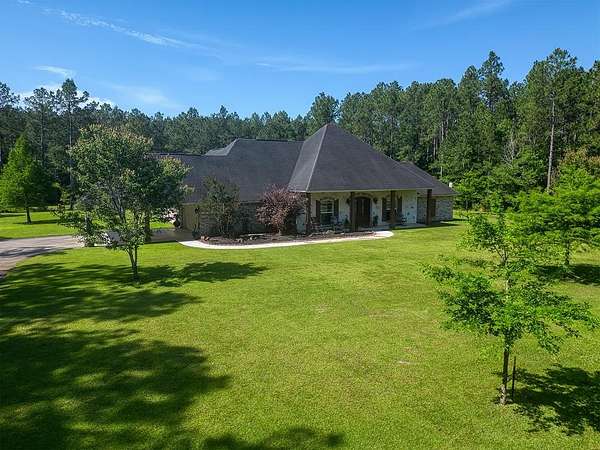 25 Acres of Land with Home for Sale in Lumberton, Texas