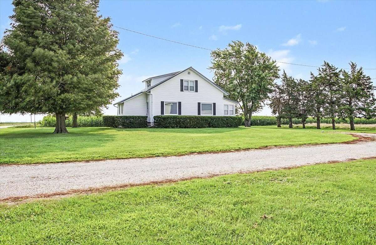 4 Acres of Land with Home for Sale in Chenoa, Illinois