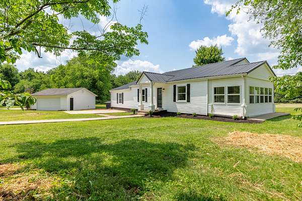 3.27 Acres of Residential Land with Home for Sale in Lewisburg, Tennessee