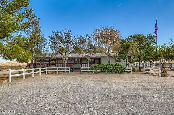 2 Acres of Residential Land with Home for Sale in Las Vegas, Nevada