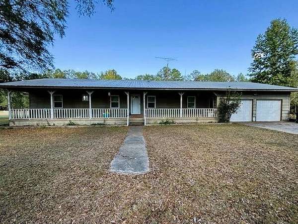 3 Acres of Residential Land with Home for Sale in Linden, Alabama