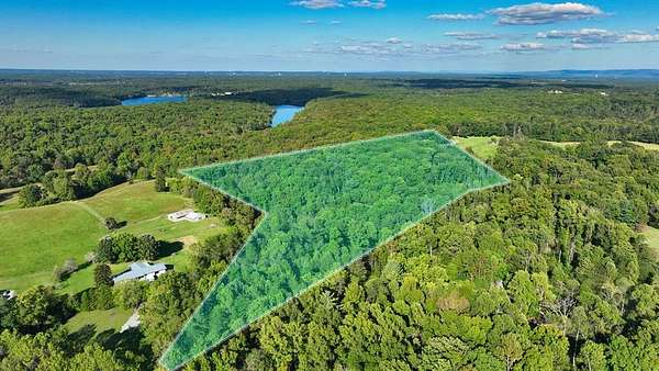 16 Acres of Land for Sale in Crossville, Tennessee