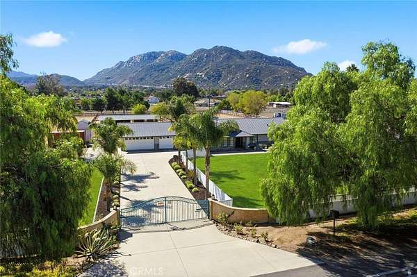 2.5 Acres of Residential Land with Home for Sale in Temecula, California