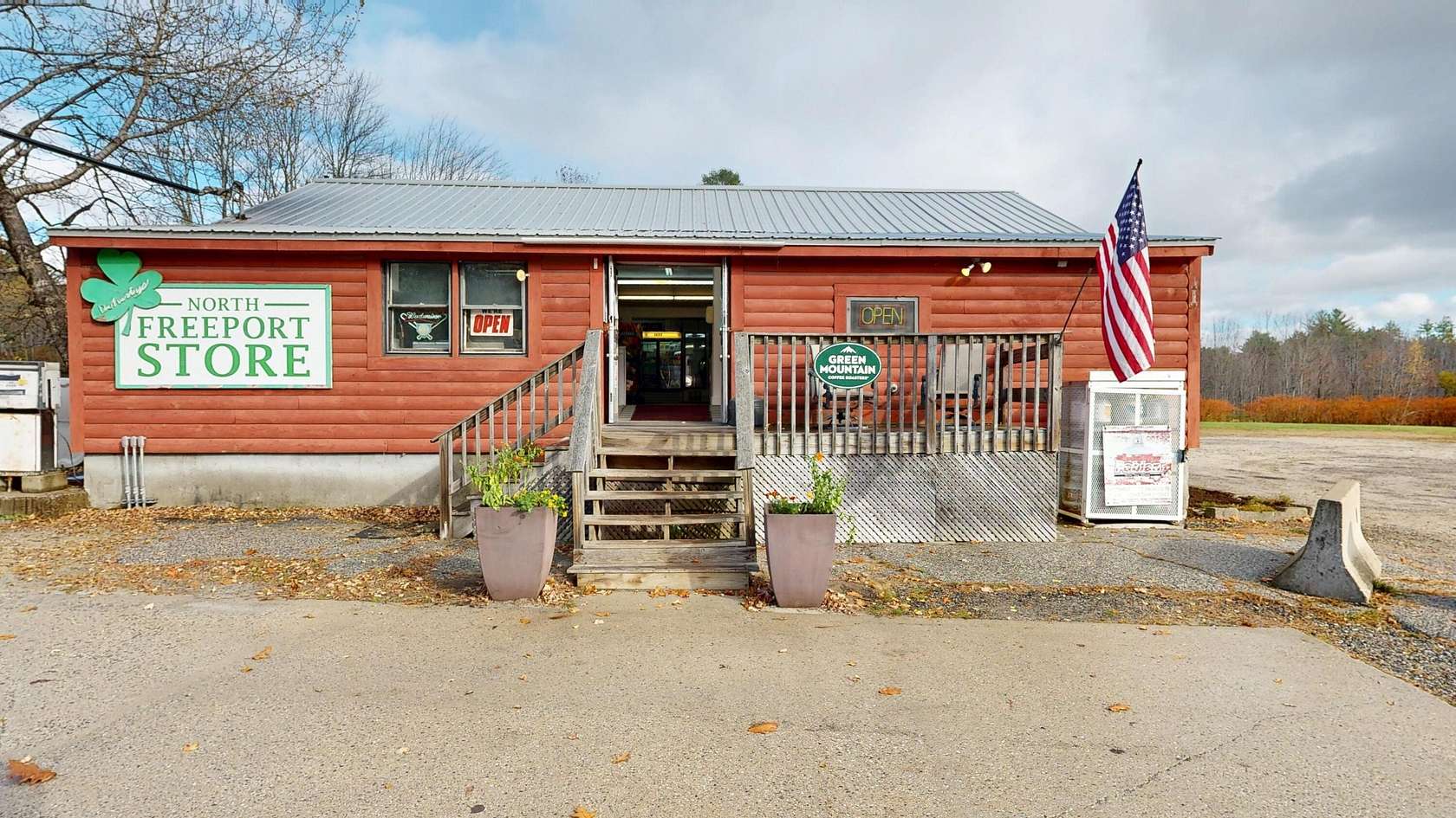 3.1 Acres of Improved Commercial Land for Sale in Freeport, Maine