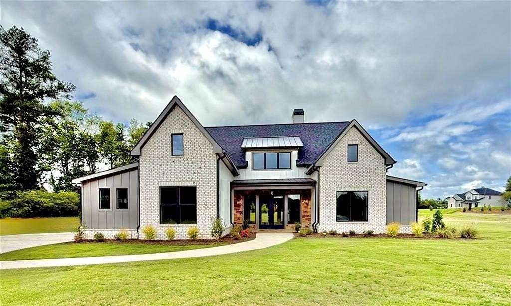 2.22 Acres of Residential Land with Home for Sale in Rydal, Georgia