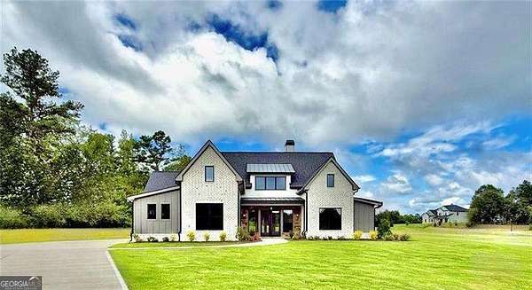 2.22 Acres of Residential Land with Home for Sale in Rydal, Georgia