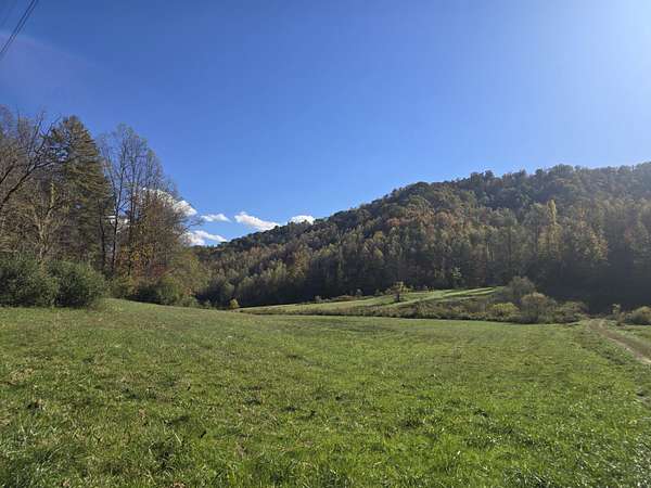 231 Acres of Land for Sale in Flat Lick, Kentucky