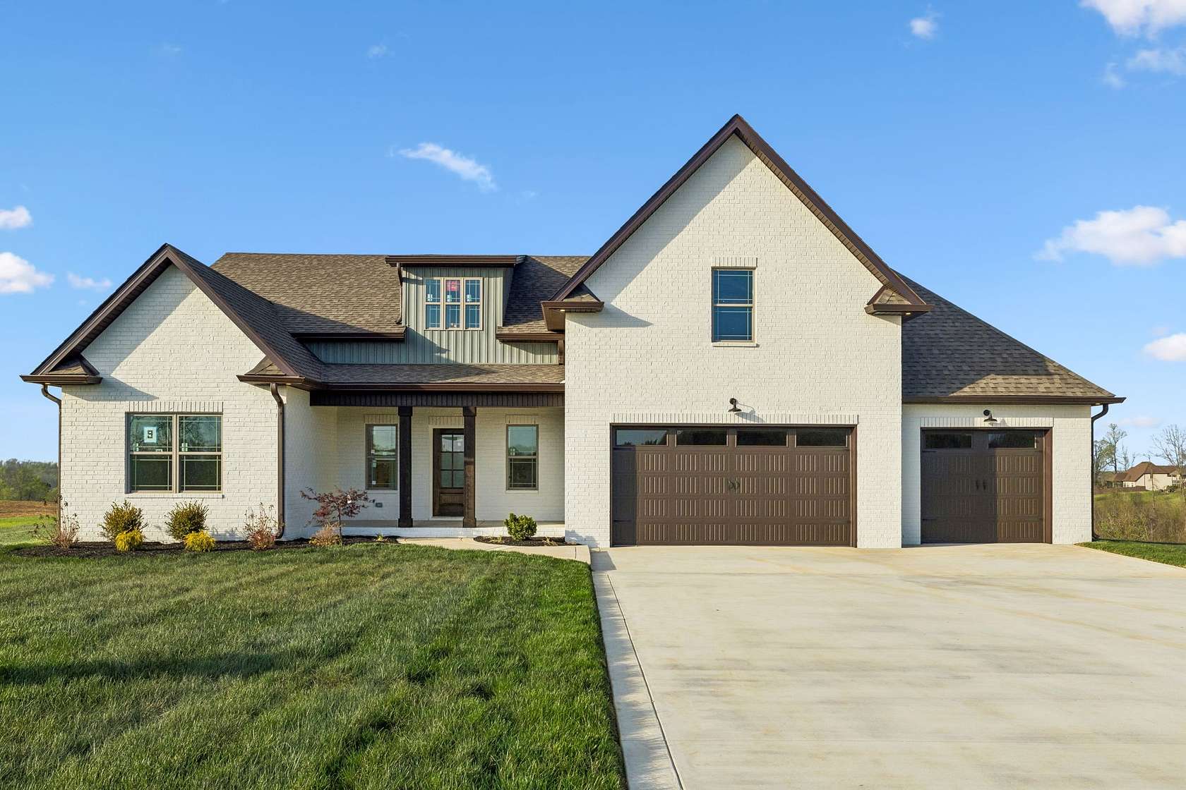 1.5 Acres of Land with Home for Sale in Woodlawn, Tennessee