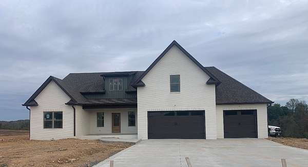 1.5 Acres of Residential Land with Home for Sale in Woodlawn, Tennessee