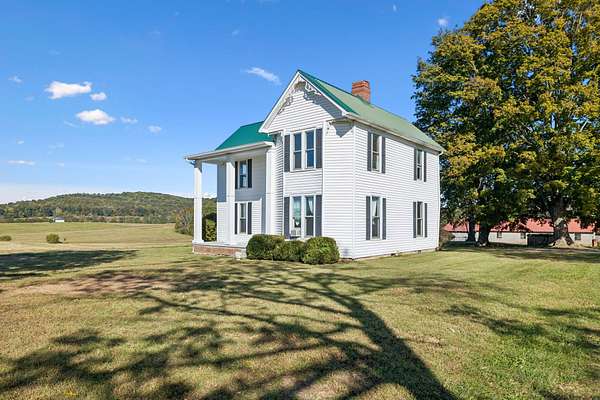 5.43 Acres of Residential Land with Home for Auction in Sparta, Tennessee