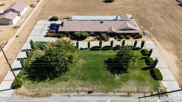 2.25 Acres of Residential Land with Home for Sale in Palmdale, California