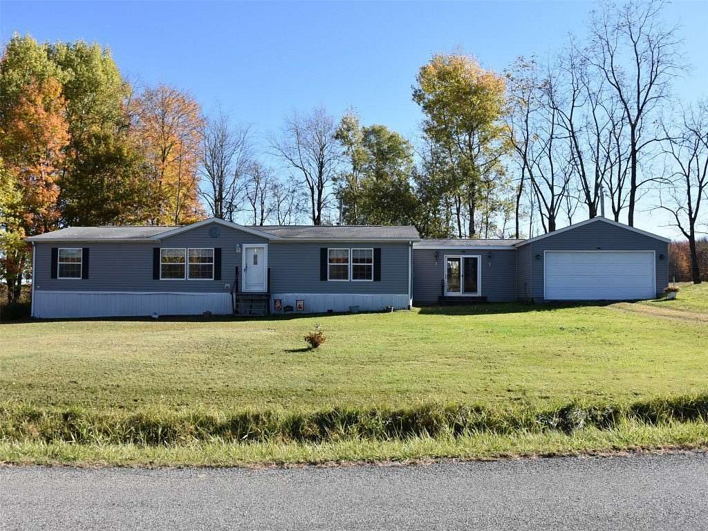 2 Acres of Residential Land with Home for Sale in Centerville, Pennsylvania