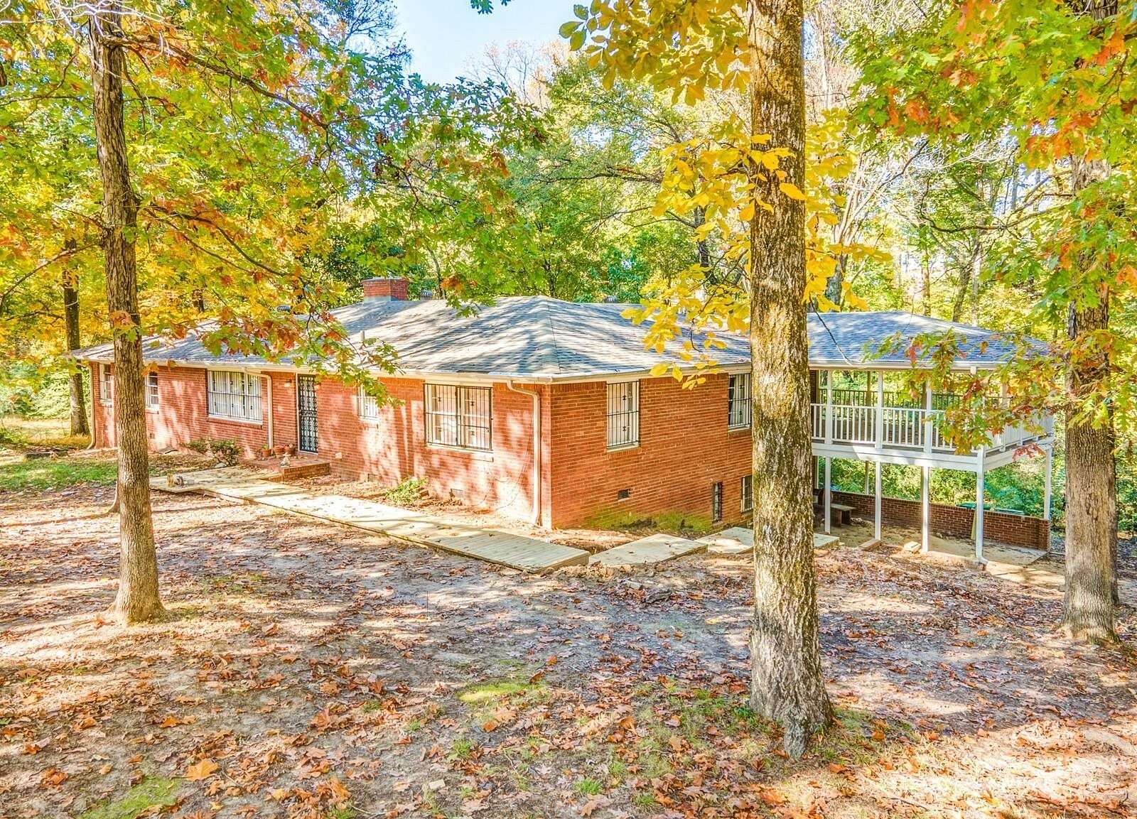 1.72 Acres of Land with Home for Sale in Memphis, Tennessee