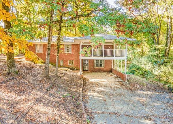 1.72 Acres of Residential Land with Home for Sale in Memphis, Tennessee