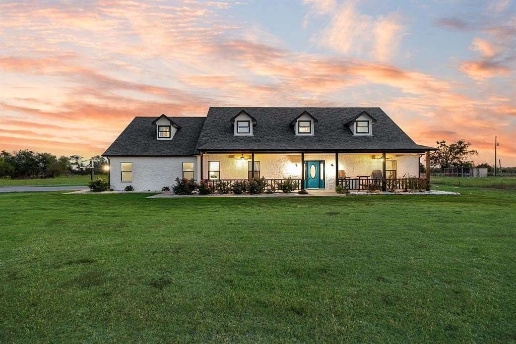 54 Acres of Land with Home for Sale in Kemp, Texas