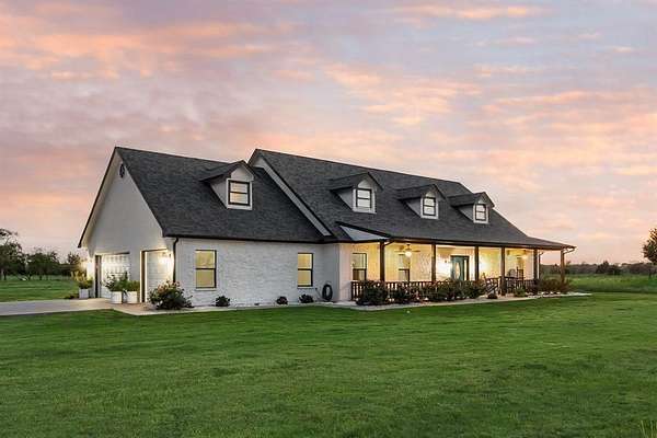 54 Acres of Land with Home for Sale in Kemp, Texas